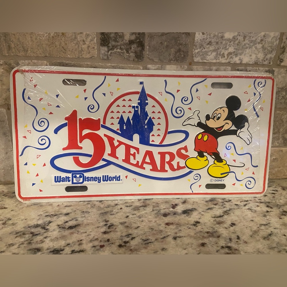 Vintage 1986 15 Year Anniversary Disney World License Plate